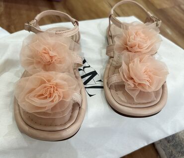 обувь для малышей: Босоножки от Zara,новые,30 размер