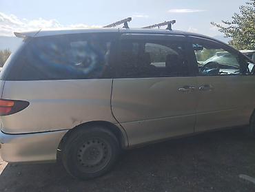Toyota Estima: 2000 г., Автомат, Бензин, Вэн/Минивэн — 4