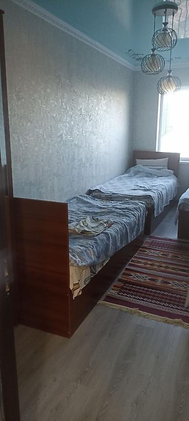 1 ком куплю: Сдам квартиру по суточно. - Несколько спален с односпальными — 2