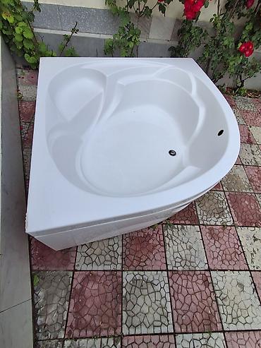 hamam asılqan: 150x150 ölçüdə künc akril vanna satılır. İşlənmişdir, vəziyyəti — 3