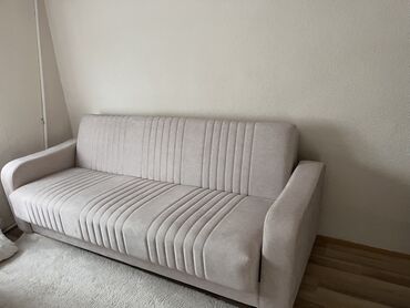 Sofe i kaučevi: Trosed na razvlačenje sa sandukom za odlaganje - Dizajn: moderan — 1