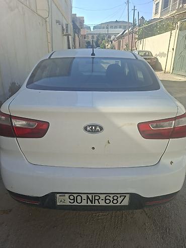 Kia: Kia Rio sedan – ağ rəng, 4 qapı, Azərbaycanda qeydiyyat (90-NR-687 — 2
