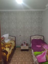 Uzunmüddətli kirayə mənzillər: Tecili Ramani Savxoz da Yola yaxin 3 otaqli temirli Adelni heyet evi — 5