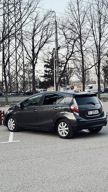 Toyota: Toyota Prius C: 2017 г., 1.5 л, Вариатор, Гибрид, Хэтчбэк — 6