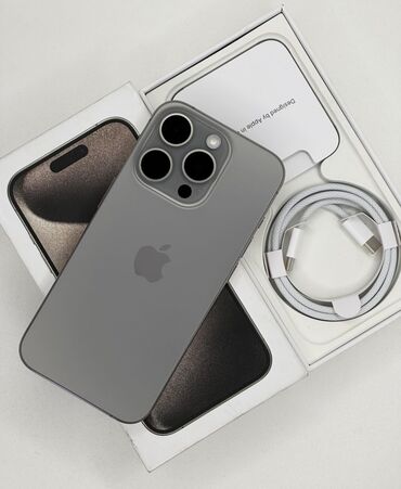 Apple iPhone: IPhone 15 Pro, Б/у, 256 ГБ, Зарядное устройство, Защитное стекло, Кабель, 100 %
