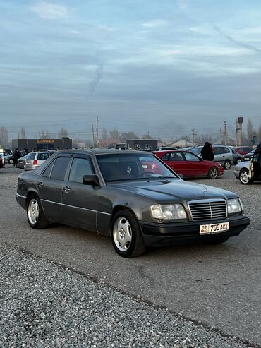 Mercedes-Benz: Mercedes-Benz E-Class: 1993 г., 2.2 л, Механика, Бензин, Седан