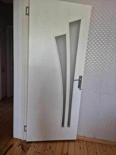 işlənmiş otaq qapılar: 5 dənə qapı. təcili satılır