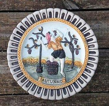 Ostali kućni dekor: Piatti \"Quattro stagioni\"" (set 4) in ceramica artistica. Made in — 8
