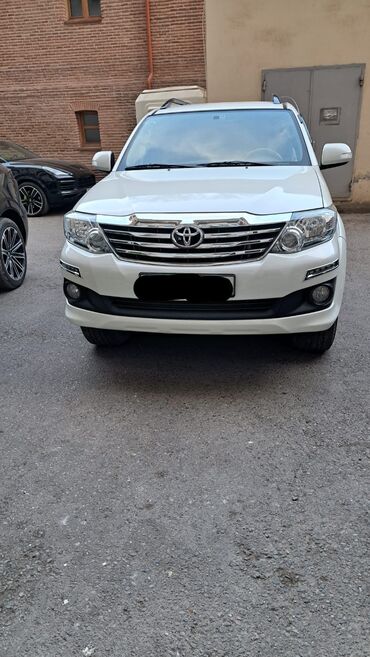 BMW: Toyota Fortuner: 2.7 l | 2013 il Ofrouder/SUV
