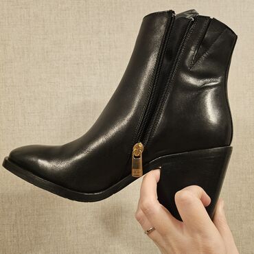 crvene štikle: Ankle boots, Tommy Hilfiger, 39