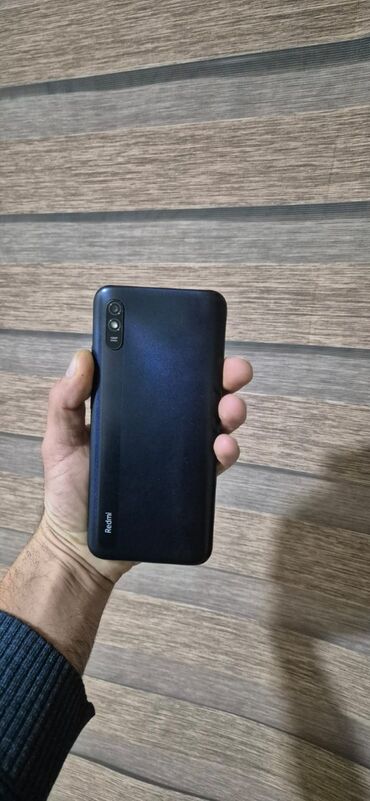 Redmi: Super vezyetde di 2 ci tel kimi istifadə olunub eziyi ciziqi donmaqi — 2