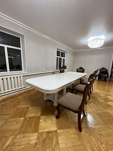 столы обеденные: Классический обеденный гарнитур: большой раздвижной стол и комплект — 4