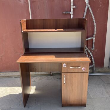 kompüter stol: Kompüter masası, İşlənmiş, Açılan, Dördbucaq masa, Azərbaycan