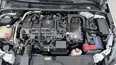 Toyota: Toyota Corolla: 2022 г., Автомат, Гибрид, Седан — 6