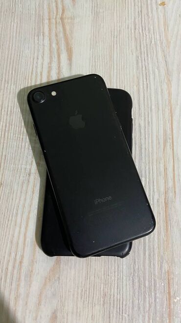 Apple iPhone: IPhone 7, Б/у, 128 ГБ, Matte Gold, Зарядное устройство, Чехол, Коробка, 72 %