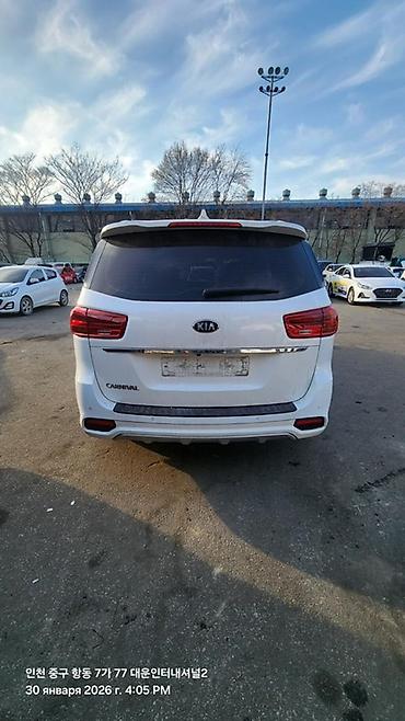 Kia: Kia Carnival: 2019 г., Минивэн — 8
