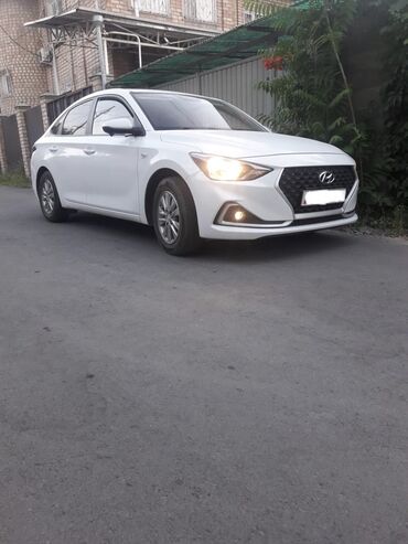 Продажа авто: Hyundai Solaris: 2019 г., 1.6 л, Автомат, Бензин, Седан
