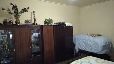 Həyət evləri və villaların satışı: 4 otaqlı, 5 kv. m, Orta təmir — 8