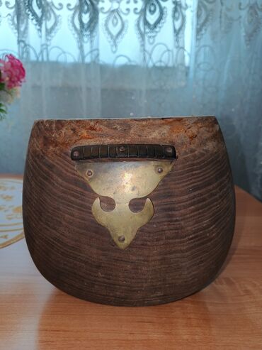 домики для кошек: Qədimi tardı qoz agacından