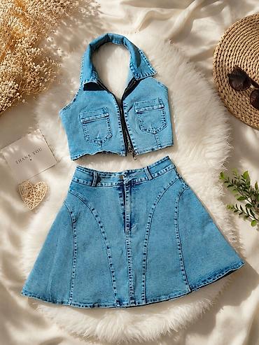 İki hissəli denim dəst - Tərkib: mavi cins parça - Üst: qısa “halter”