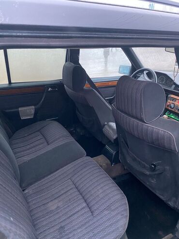 Mercedes-Benz: Mercedes-Benz W124: 1993 г., 2.2 л, Механика, Бензин, Универсал — 7