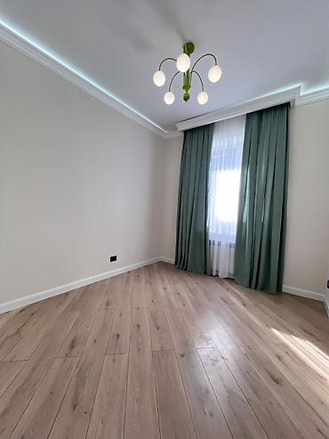 Продажа коттеджей и домов: 4 комнаты, 140 м², 4 соток, Бишкек, Ак-Ордо 3 ж/м — 5