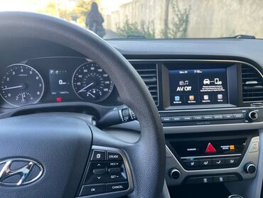 Hyundai: Hyundai Elantra: 2 l | 2017 il Sedan — 9