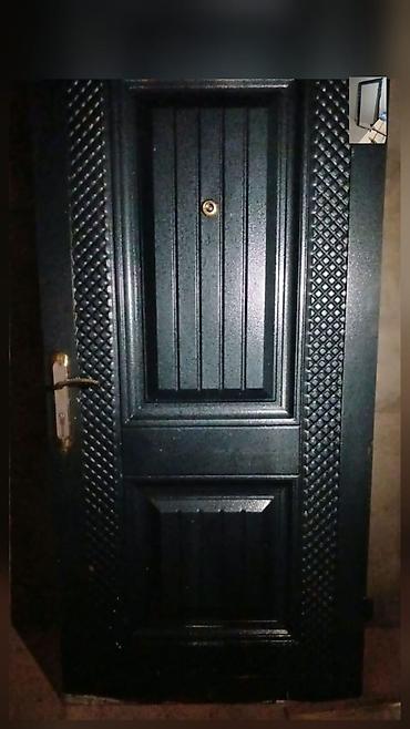 Seyif (zirehli) qapı satılır. - Material: metal/zirehli konstruksiya