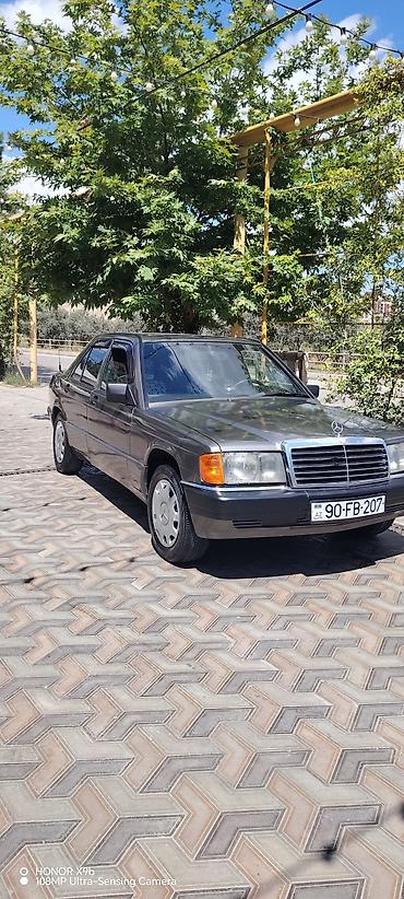 mercedes vito 8 1: Mercedes-Benz 190 (W201): 1.8 l | 1993 il Sedan — 8