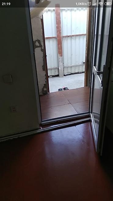 Недвижимость: Ceyranbatanda 4 qardaş restorana çatmamış aptekin yanında 2 otaglı ev — 2