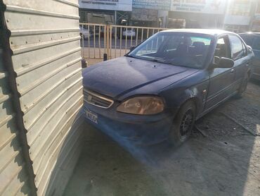 машина легковые: Продается автомобиль Honda Civic синего цвета. Это практичный седан