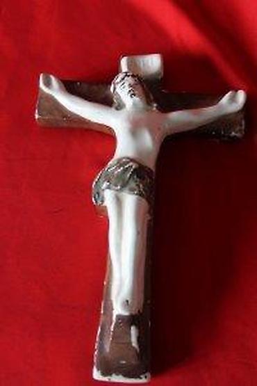kopije satova: HRIST NA KRSTU, KERAMIKA | Figura Isusa na krstu, urađeno od — 3