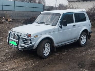 100000 сомдук машиналар: ВАЗ (ЛАДА) 4x4 Niva: 2001 г., 1.7 л, Механика, Бензин