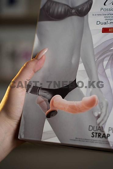 Товары для взрослых: Двойной страпон на женщину с вибрацией и пультом: основная длина 17,5 — 2