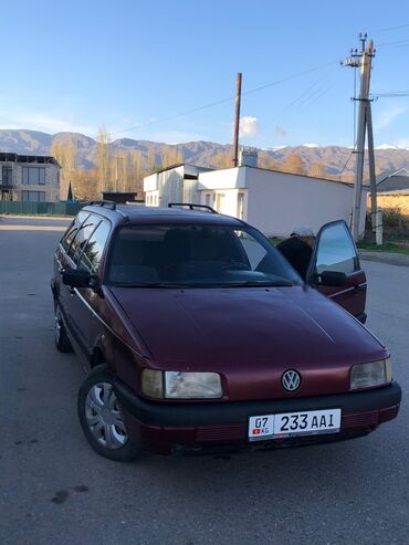 est variant: Volkswagen Passat Variant: 1989 г., 1.8 л, Механика, Бензин, Универсал
