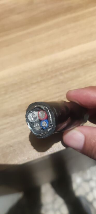 Generatorlar: Yeni, Kabel, Digər material