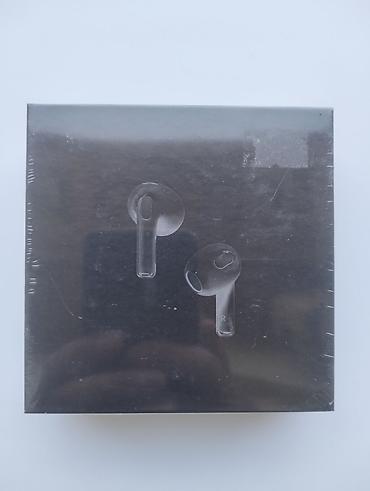 Наушники: Apple AirPods (MagSafe Charging Case ilə) Xüsusiyyətlər: - Model — 2
