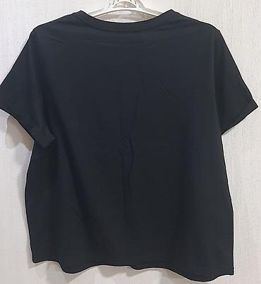 t shirt: Qadın qara qısaqollu T‑şört – SHEIN X, ölçü 2XL. Ön hissədə böyük — 3