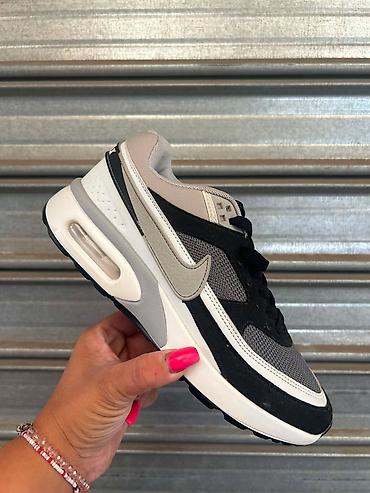 Patike: Nike Air Max
36-45
3500 din — 11