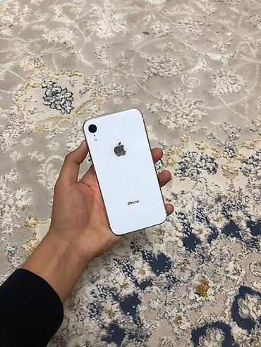 IPhone Xr, Б/у, 128 ГБ, Белый, Защитное стекло, Чехол, 75 %