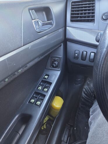 Mitsubishi: Mitsubishi Lancer: 2 l | 2008 il 279300 km Sedan — 11