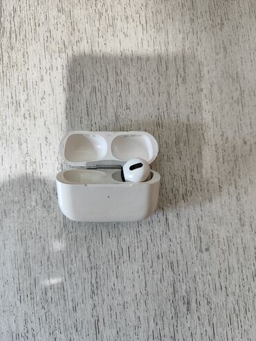 кейс airpods 3: Кейс от наушников + 1 наушник. На счёт оригинальности не знаю, но