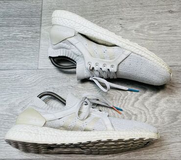 оригинальные конверсы: Оригинальные кроссовки Adidas Ultraboost в идеальном состоянии