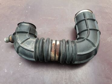 Auto delovi: Usisno crevo vazduha Lada 21214i Niva. Polovno. Očuvano. Skinuta sa — 1