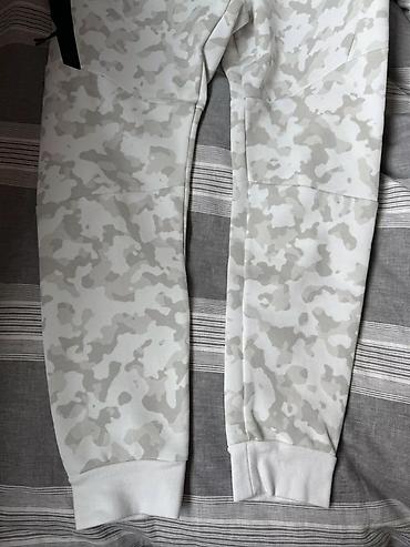 Kişi geyimləri: Nike Tech Fleece Joggers - Summit White Camo sport shalvar 3 defe — 2