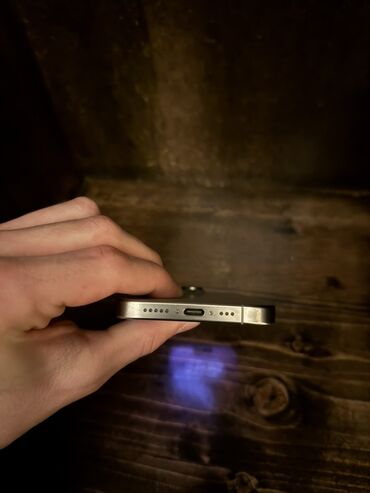 Apple iPhone: IPhone 15 Pro, 256 GB, Natural Titanium, Face ID — 6