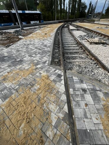 Qızdırıcı və isidicilər: Məhsul: Beton tamet (plitka) döşəmə və bordür elementləri –