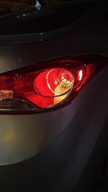 cherry masin: Hyundai Elantra 2013 sağ stop satılır, şüşəsi qırıqdır işıqları işlək — 1