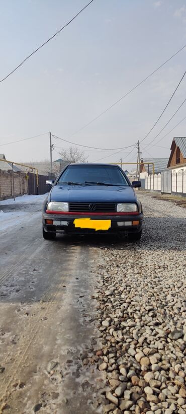 Volkswagen: Volkswagen Vento: 1993 г., 1.8 л, Механика, Бензин