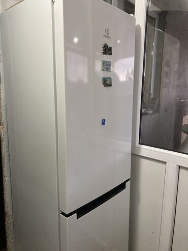 в аренду холодильник: Холодильник Indesit, Б/у, Side-By-Side (двухдверный), No frost, 59 * 186 *